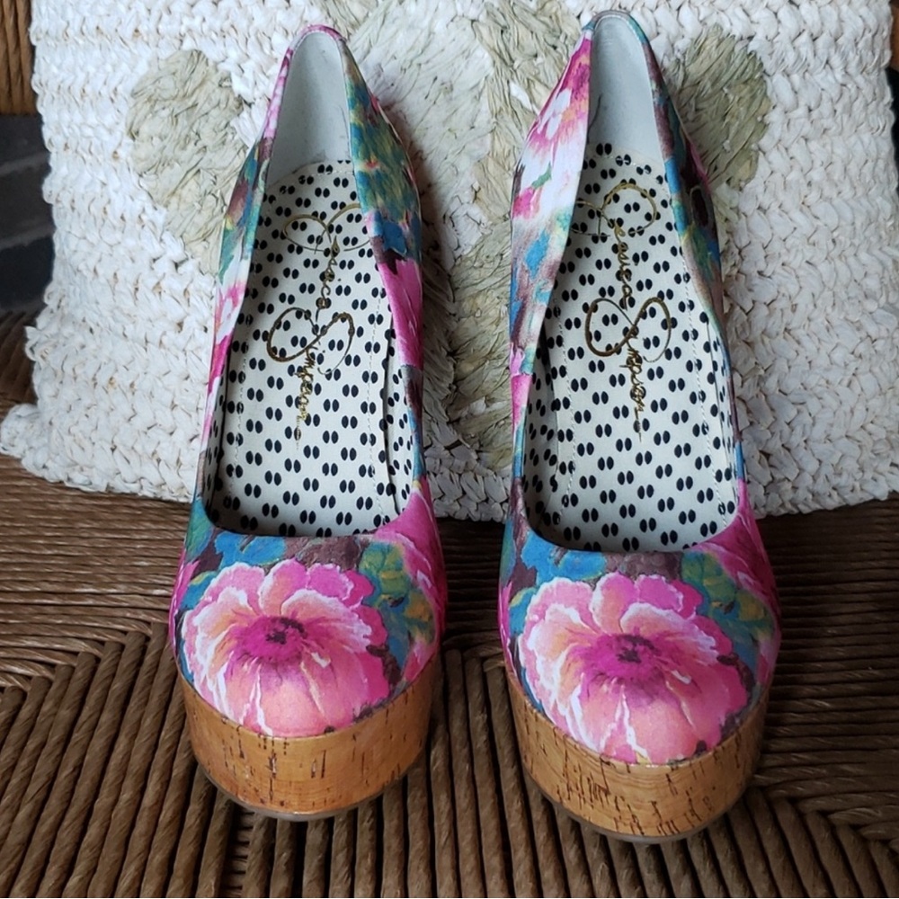 Jessica Simpson Waleo floral platform heels - Picture 2 of 10